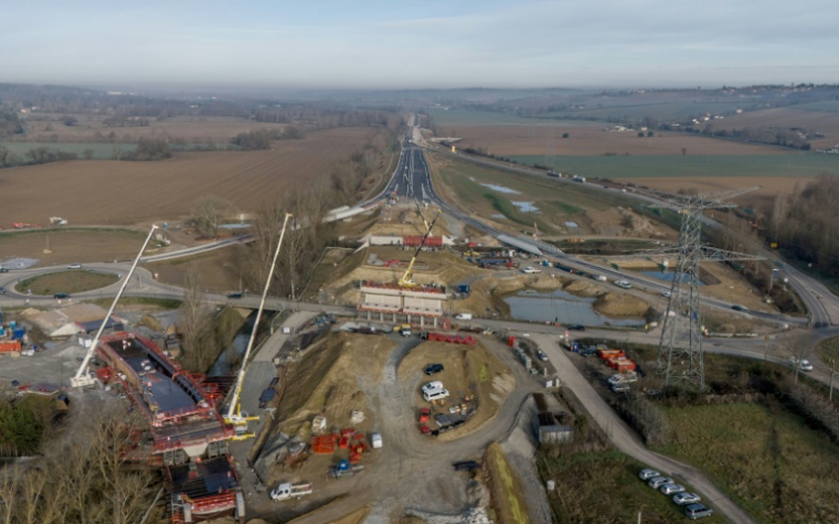 Une vue aérienne d'une partie du chantier de l'A69 à Verfeil, en Haute-Garonne, le 27 février 2025 ( AFP / Ed JONES )