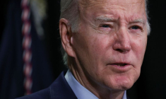 Le président américain Joe Biden prononce un discours à Nantucket, Massachusetts, après un accord d'échange d'otages et de prisonniers entre le Hamas et Israël