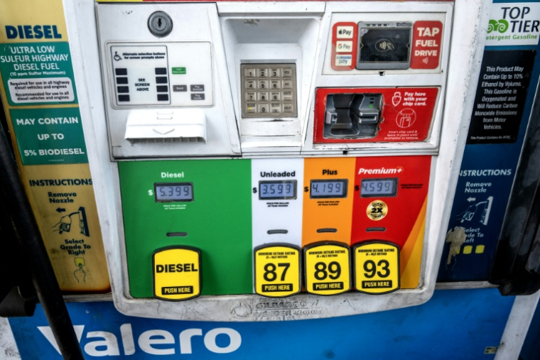 Les prix des carubrants dans une station-service Exxon à Huntsville, au Texas, le 8 septembre 2026 ( AFP / RONALDO SCHEMIDT )