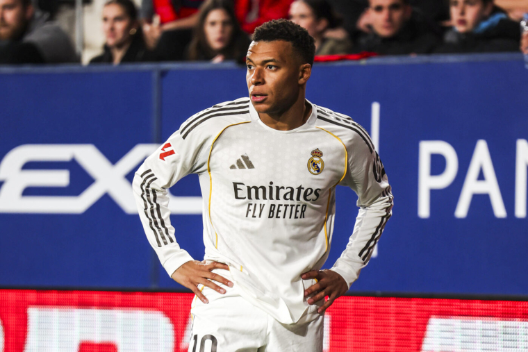 Pas d'opération prévue pour Kylian Mbappé, en soins à Paris pour faire examiner son genou