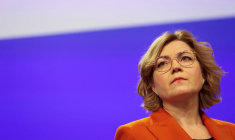 Henna Virkkunen tient une conférence de presse après la réunion du collège de la Commission européenne à Bruxelles