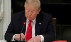 FACEBOOK SUSPEND LE COMPTE DE TRUMP POUR DEUX ANS