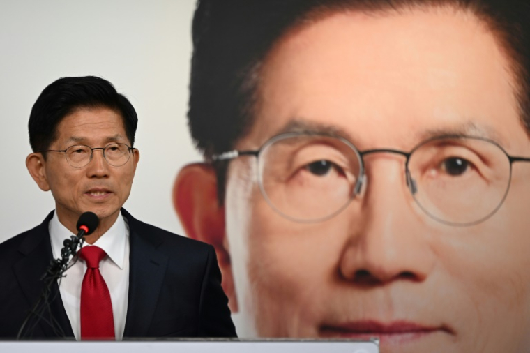 Le candidat conservateur Kim Moon-soo reconnaît sa défaite à la présidentielle en Corée du Sud, le 4 juin 2025 à Séoul ( AFP / JUNG Yeon-je )