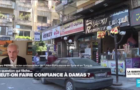 Nouvelle ère en Syrie : "il faut se méfier des symbols qui sont là seulement pour la photo"