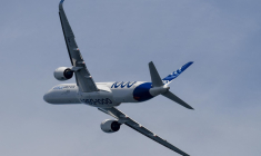 Un Airbus A350-1000, lors d'un show aérien, à Singapour, en 2022 (illustration) ( AFP / ROSLAN RAHMAN )