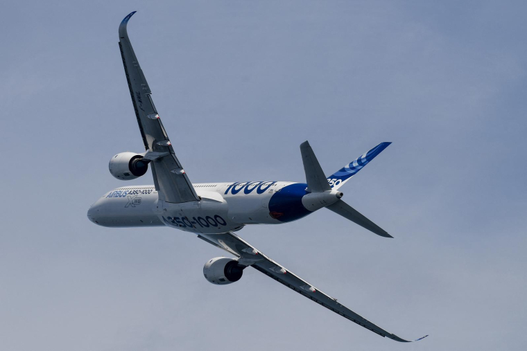 Un Airbus A350-1000, lors d'un show aérien, à Singapour, en 2022 (illustration) ( AFP / ROSLAN RAHMAN )