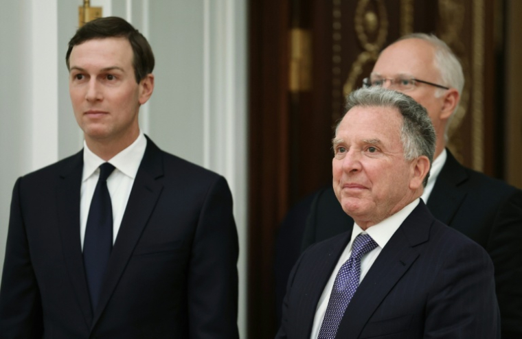 L'émissaire américain Steve Witkoff (à droite) et le gendre du président Donald Trump, Jared Kushner, le 2 décembre 2025 à Moscou ( POOL / Alexander KAZAKOV )