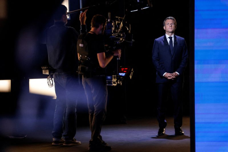 Macron a évoqué, sans confirmer, l'hypothèse de recourir à des référendums