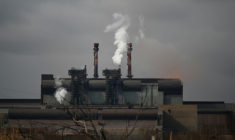 Le site de l'usine ArcelorMittal à Fos-sur-Mer, le 22 février 2023 dans les Bouches-du-Rhône ( AFP / Christophe SIMON )
