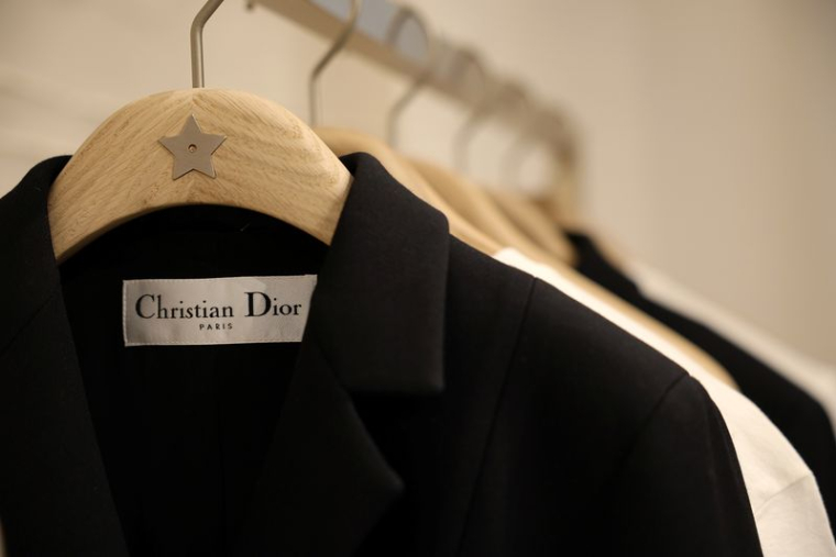 La maison de couture Dior rouvre son emblématique boutique parisienne 30 Montaigne