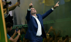 Le candidat à la présidentielle brésilienne, Flavio Bolsonaro, à son arrivée à la convention du Parti libéral (PL) à Sao Paulo, le 25 juillet 2026 ( AFP / Nelson ALMEIDA )