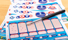 des grilles de Loto, un jeu de la FDJ. (Crédit:  / Adobe Stock)