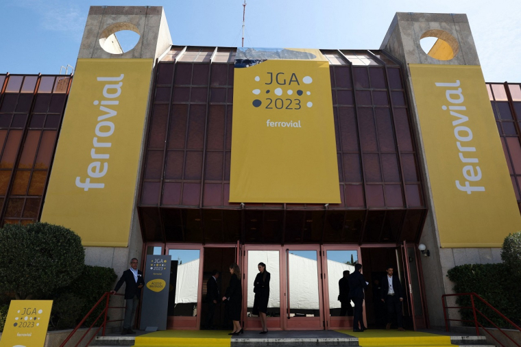 Avec cette cotation, le géant espagnol de la construction espère accroitre sa visibilité. (AFP / Philippe Marcoux)