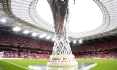 Lyon accueille le trophée de la Ligue Europa