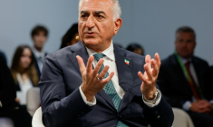 Le fils exilé du chah déchu, Reza Pahlavi, le 13 février 2026 lors de la 62e Conférence de Munich sur la sécurité (MSC)  ( AFP / Alexandra BEIER )