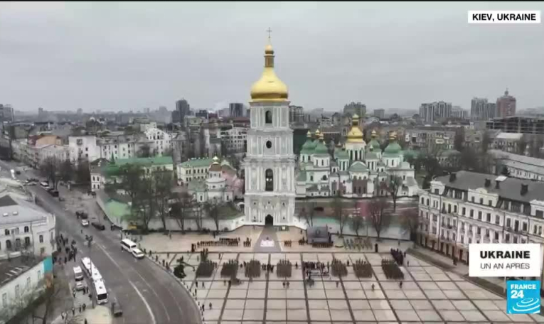 Ukraine, un an après : Volodymyr Zelensky promet la victoire à son peuple