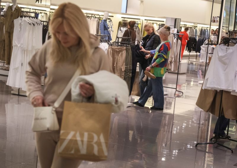 Un magasin Zara dans un centre commercial à Kyiv
