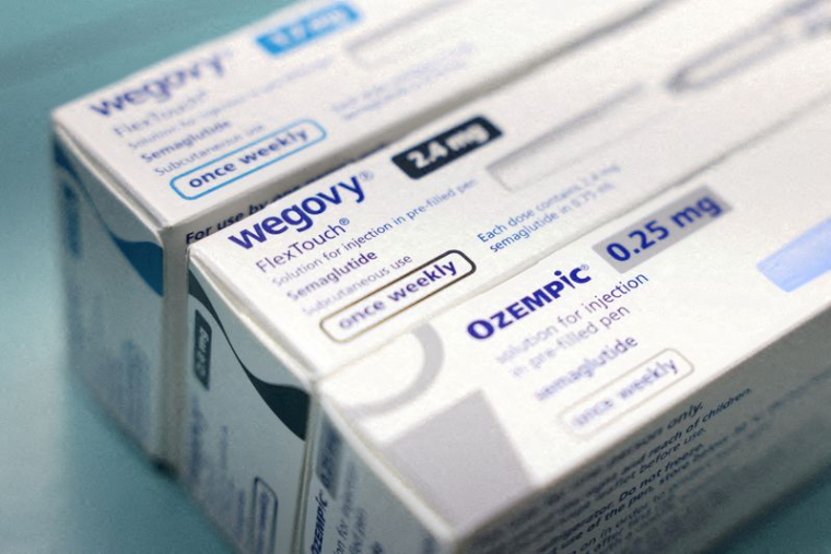 Des boîtes d'Ozempic et de Wegovy fabriquées par Novo Nordisk dans une pharmacie à Londres