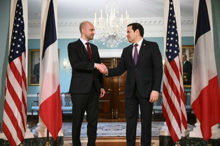 Le secrétaire d'Etat américain Marco Rubio et son homologue français Jean-Noël Barrot à Washington, le 1er mai 2025 ( AFP / Brendan SMIALOWSKI )