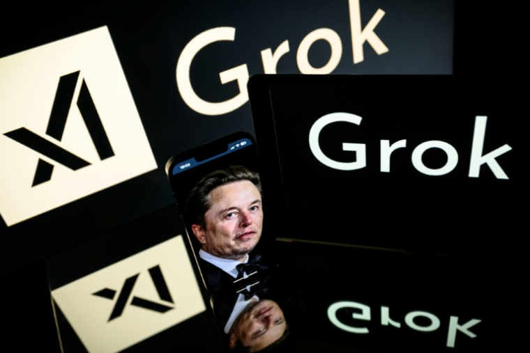 Logo de Grok, le robot d'intelligence artificielle,  développé par xAI. ( AFP / Lionel BONAVENTURE )