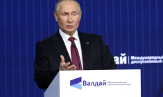 Le président russe Poutine participe à la réunion du club de discussion Valdai