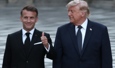 Emmanuel Macron accueille Donald Trump au château de Versailles, le 17 juin 2026. ( AFP / Guillaume BAPTISTE )