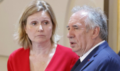 La présidente de l'Assemblée nationale Yaël Braun-Pivet et le Premier ministre François Bayrou le 2 juillet 2025 à l'Elysée ( POOL / LUDOVIC MARIN )
