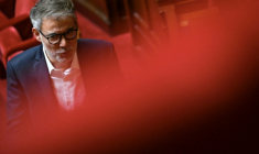 Olivier Faure, député du groupe "Socialistes et Apparentés", assiste à un vote sur une motion de censure déposée par le parti "Les Ecologistes" à l'Assemblée nationale, à Paris, le 6 juillet 2026 ( AFP / JULIEN DE ROSA )