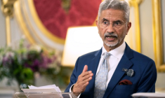 Le ministre indien des Affaires étrangères Subrahmanyam Jaishankar lors d'une conférence de presse à Marseille, avec son homologue français Jean-Noël Barrot, le 13 juin 2025 ( AFP / Miguel MEDINA )