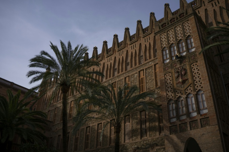 L'extérieur du Collège Sainte-Thérèse, une oeuvre de l'architecte Antoni Gaudi, le 28 janvier 2026 à Barcelone, en Espagne ( AFP / Manaure QUINTERO )