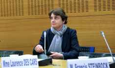 L'ancienne présidente du Louvre Laurence des Cars assiste à une audition à l'Assemblée nationale, à Paris, le 24 mars 2026 ( AFP / Thomas SAMSON )