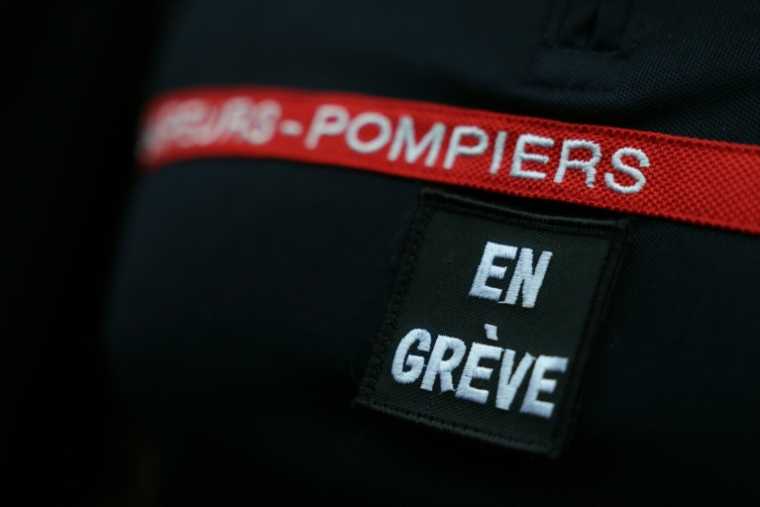 Les syndicats des sapeurs-pompiers professionnels ont émis un préavis de grève jusqu'au 20 octobre ( AFP / Thomas SAMSON )
