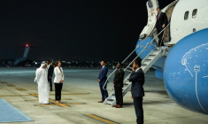 Le secrétaire d'Etat américain Marco Rubio à son arrivée à l'aéroport d'Abou Dhabi, le 23 juin 2026 aux Emirats arabes unis ( POOL / Eric Lee )