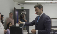 Portugal: André Ventura, chef du parti d'extrême droite Chega, vote aux élections législatives