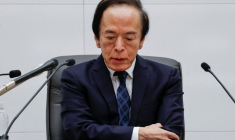 Le gouverneur de la Banque du Japon, Kazuo Ueda après une réunion de politique générale de la Banque du Japon à Tokyo
