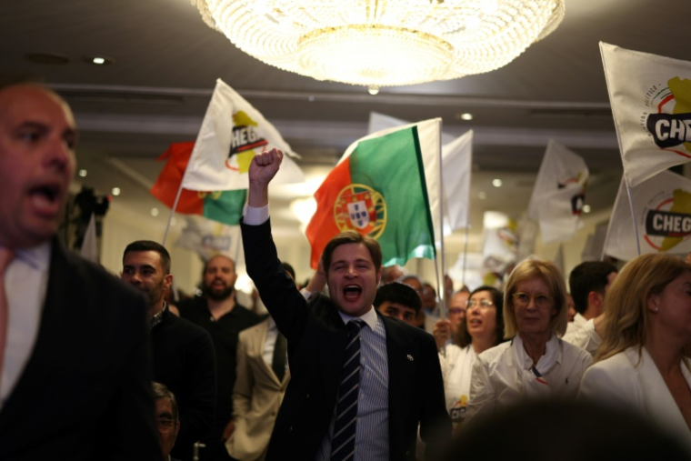 Soirée électorale au siège du parti d'extrême droite Chega, le 18 mai 2025 à Lisbonne ( AFP / ANDRE DIAS NOBRE )