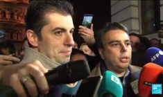Bulgarie : un nouveau duo anti-corruption donné en tête des législatives