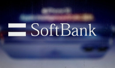 Le logo de SoftBank dans une boutique de la société à Tokyo