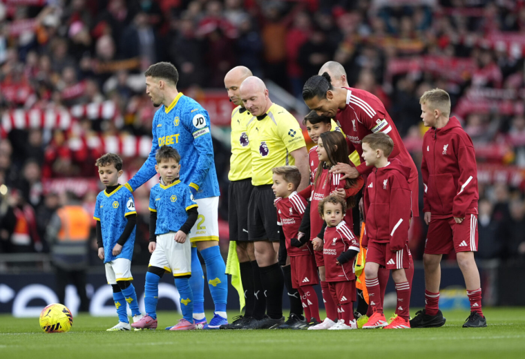 Liverpool et Wolverhampton rendent hommage à Diogo Jota