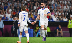 Olivier Giroud honoré en marge de France-Croatie, pas (encore) Antoine Griezmann