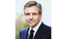 Un mélange des programmes d'Hamon, Macron et Fillon serait bénéfique pour la France selon Patrick Artus