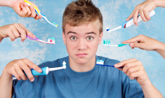 La fonction principale du dentifrice n'est pas de tuer directement les bactéries, mais de perturber le biofilm dans lequel prospèrent les bactéries nuisibles. (crédit : Adobe Stock)