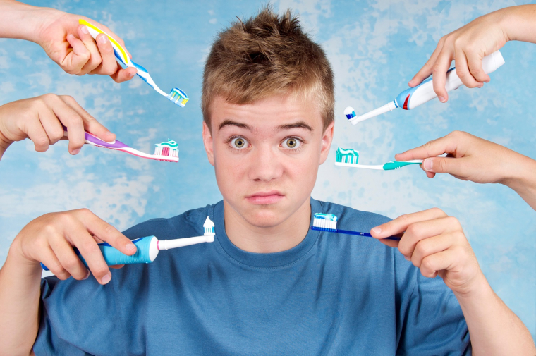 La fonction principale du dentifrice n'est pas de tuer directement les bactéries, mais de perturber le biofilm dans lequel prospèrent les bactéries nuisibles. (crédit : Adobe Stock)