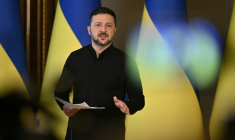 Le président ukrainien Volodymyr Zelensky tient une conférence de presse à Kiev, le 13 mai 2025  ( AFP / Genya SAVILOV )