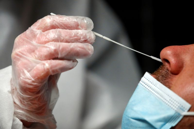 UN PREMIER CAS DU VARIANT DU CORONAVIRUS DÉCOUVERT EN FRANCE