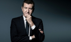 Le banquier d’affaires, propriétaire de médias et investisseur français Matthieu Pigasse pose lors d’une séance photo à Paris, le 4 février 2020 ( AFP / JOEL SAGET )