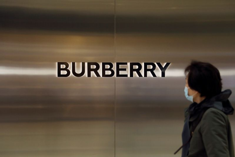 BURBERRY: LES CONFINEMENTS EN CHINE PÈSENT SUR LES VENTES AU PREMIER TRIMESTRE