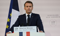 Emmanuel Macron lors de son discours aux armées, le 13 juillet 2025 à Paris  ( POOL / Ludovic MARIN )