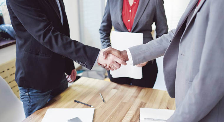 Débloquer les situations compliquées? C'est le rôle des médiateurs, c'est gratuit et accessible à tous. (© Freepik)