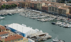 Une vue du port et d'un des bâtiments destinés à accueillir la 3e Conférence des Nations unies pour l'Océan, à Nice, le 2 juin 2025 ( AFP / Frederic DIDES )